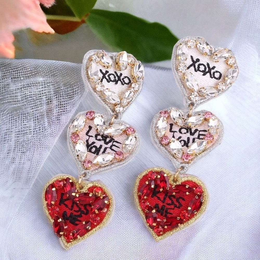 NWT Beaded Heart Dangle Earrings – Perfect for Bridal Showers & Valentine’s Day!